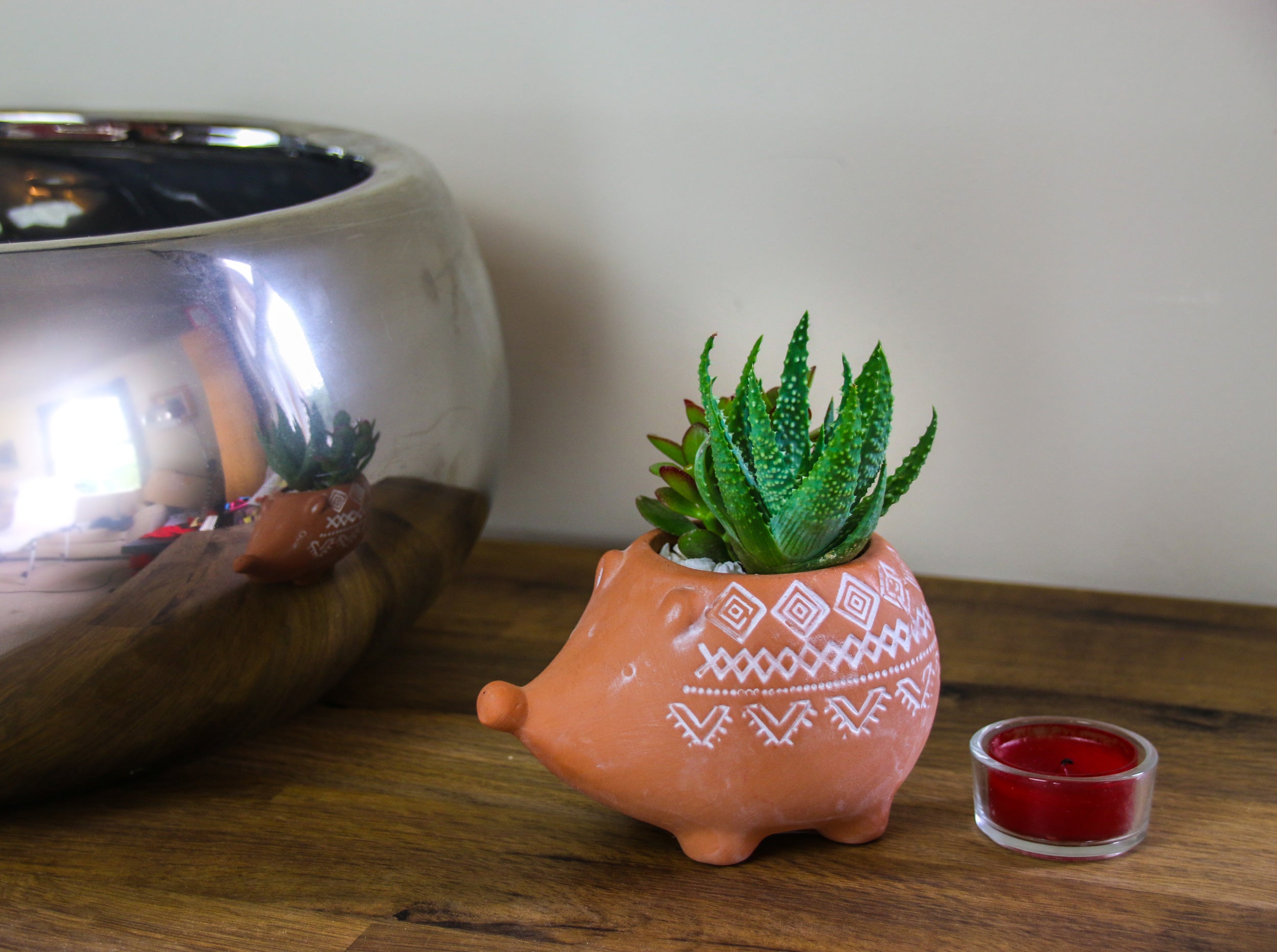 Small indoor planter for mini succulent plants